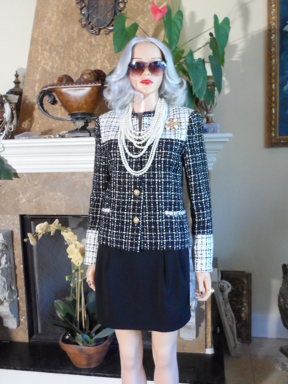 New Alice & Olivia Black & white Tweed Skirt & Blazer Set Size 6/8